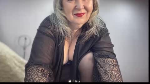 Snapshot of milf_charlotty chatting on December 2025 03:00:02 AM Charlotte online show from December 2025 03:00:02 AM