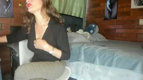 Victoria  online show from March 2025 09:38:01 PM