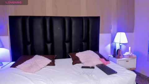 Snapshot of milf_meli chatting on October 2025 07:07:02 PM milf_meli online show from October 2025 07:07:02 PM