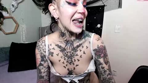 Snapshot of milf_onlyseduction chatting on October 2025 01:50:01 PM Isabella online show from October 2025 01:50:01 PM