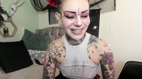 Snapshot of milf_onlyseduction chatting on November 2025 01:11:01 PM Isabella online show from November 2025 01:11:01 PM