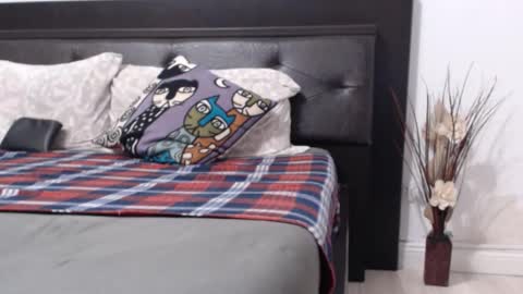 milfa online show from October 2025 03:59:02 AM