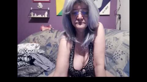 Milfchantal online show from February 2025 05:45:01 AM