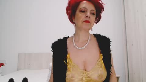Snapshot of milffsupreme chatting on December 2024 10:17:02 AM Milfsupreme online show from December 2024 10:17:02 AM