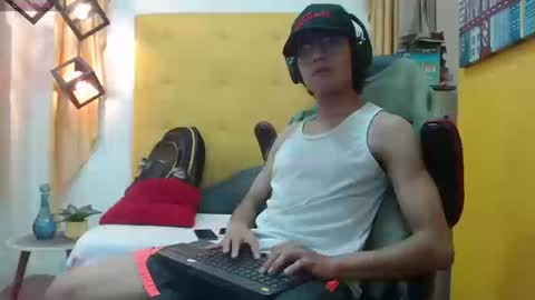 M I L I  T O online show from September 2025 10:20:02 PM