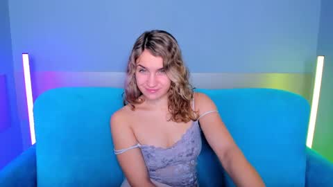 milkablond online show from December 2024 01:00:02 AM