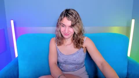 milkablond online show from December 2024 07:37:01 AM