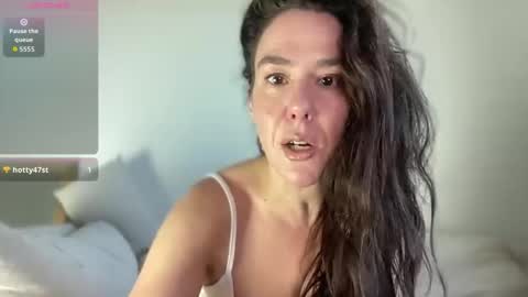 Milk online show from October 2025 12:38:01 PM