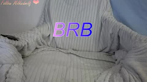 Snapshot of milkedmilf chatting on December 2025 06:52:01 AM milkedmilf online show from December 2025 06:52:01 AM