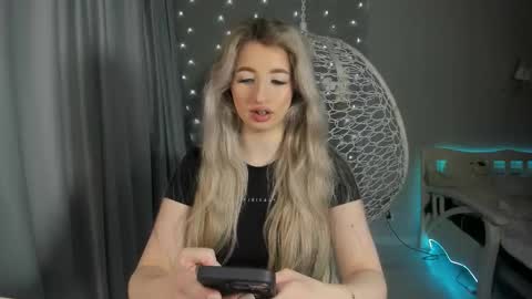 Vivian online show from October 2025 09:32:02 AM