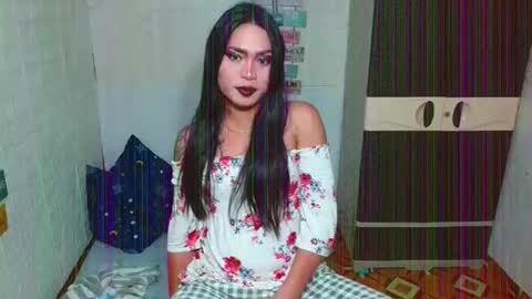 Snapshot of milkycumnel23 chatting on December 2025 01:39:01 PM NEL 23 online show from December 2025 01:39:01 PM