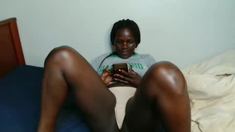 Snapshot of milla_nova chatting on November 2025 03:05:01 AM nova online show from November 2025 03:05:01 AM