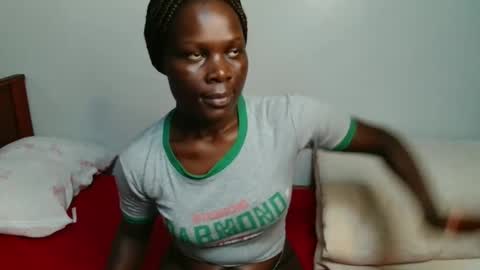 Snapshot of milla_nova chatting on November 2025 12:44:02 PM nova online show from November 2025 12:44:02 PM