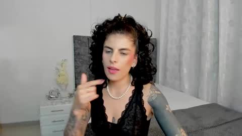 Snapshot of milla_pixxie chatting on February 2025 09:02:01 AM Milagros online show from February 2025 09:02:01 AM