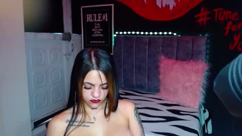 Violeta online show from December 2024 07:21:02 PM