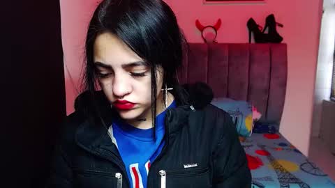 Snapshot of millacounisslosexanal chatting on October 2025 01:20:01 PM Violeta online show from October 2025 01:20:01 PM