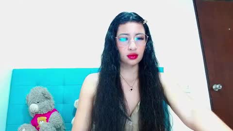 Aleja online show from February 2025 07:52:01 PM