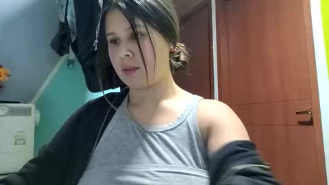 Snapshot of milliesweet77 chatting on November 2025 04:59:01 AM milli online show from November 2025 04:59:01 AM