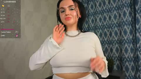 Snapshot of millyboby chatting on December 2025 03:18:02 PM Nika online show from December 2025 03:18:02 PM