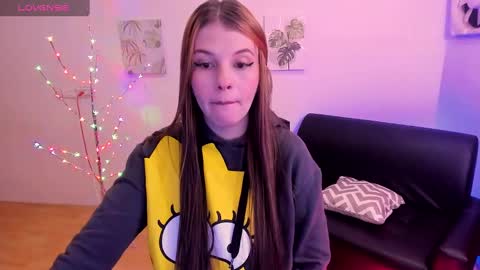 Snapshot of millysandler chatting on March 2025 01:35:02 PM Milly online show from March 2025 01:35:02 PM