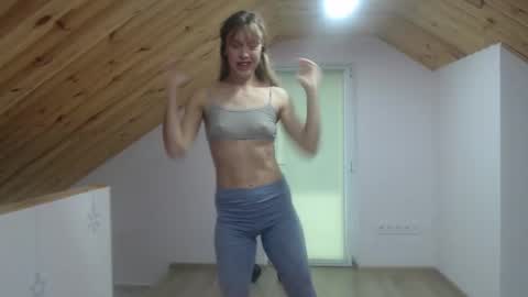 milusea online show from October 2025 11:38:02 AM