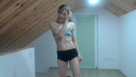 milusea online show from November 2025 05:14:01 PM