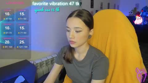 Snapshot of milyamess chatting on February 2025 09:28:01 PM Emily online show from February 2025 09:28:01 PM