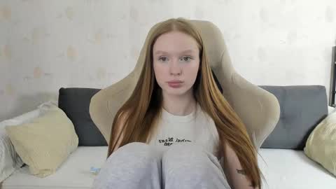 Snapshot of milymi_ chatting on October 2025 06:41:01 PM Milena and Jasper online show from October 2025 06:41:01 PM