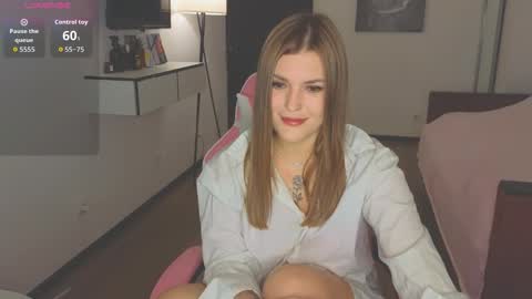 Mimi online show from September 2025 08:45:02 PM