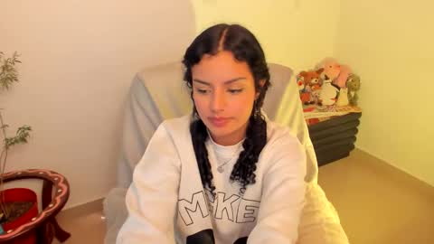 Snapshot of mimi_sa chatting on November 2025 02:44:02 AM Mimii online show from November 2025 02:44:02 AM