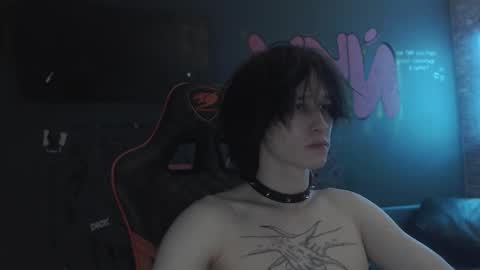 Snapshot of min1pekka chatting on October 2025 12:20:01 AM Max online show from October 2025 12:20:01 AM