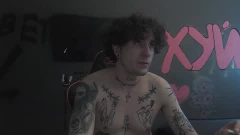 Snapshot of min1pekka chatting on November 2025 11:43:01 AM Max online show from November 2025 11:43:01 AM