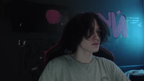 Snapshot of min1pekka chatting on November 2025 01:29:01 AM Max online show from November 2025 01:29:01 AM