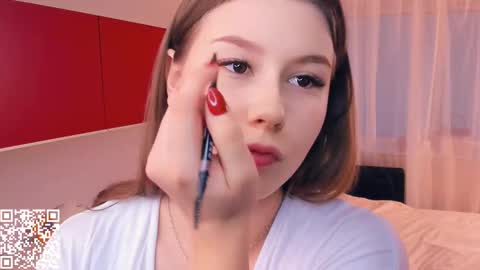 Snapshot of minditrelles chatting on November 2025 07:18:01 AM Mindi online show from November 2025 07:18:01 AM