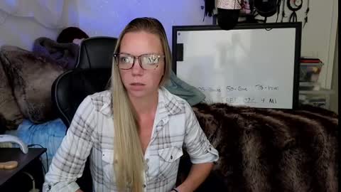 Mindy Mars online show from September 2025 03:14:01 PM