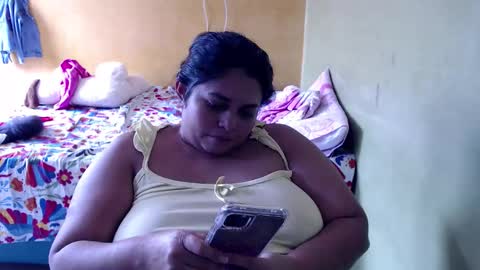 Snapshot of minnie_bbw69 chatting on October 2025 06:52:02 PM Andrea online show from October 2025 06:52:02 PM