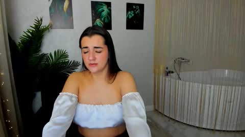 Jessi online show from October 2025 07:22:02 PM