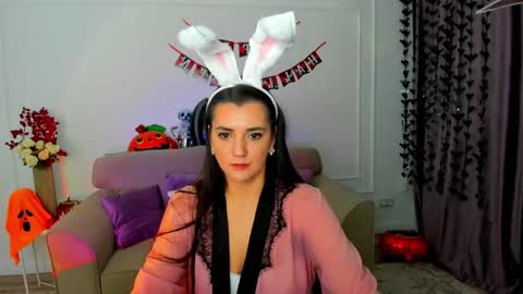 Jessi online show from November 2025 03:19:01 AM