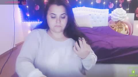 mira_cle_ online show from October 2025 10:30:01 AM