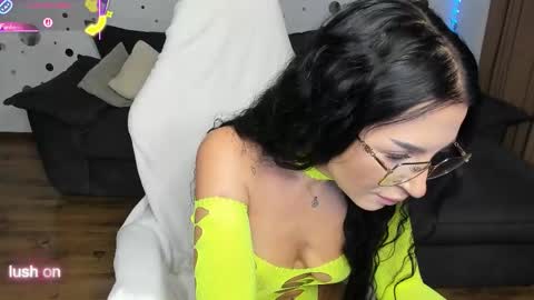 mira_fantasy online show from October 2025 04:42:01 AM