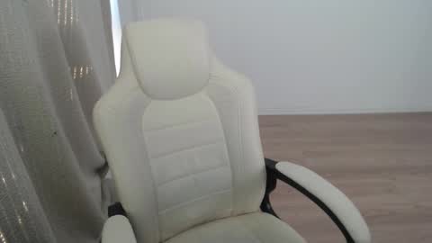 Snapshot of mira_g chatting on October 2025 01:09:01 PM mira_g online show from October 2025 01:09:01 PM