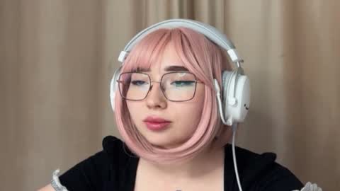 Snapshot of mira_light_ chatting on September 2025 03:17:01 PM mira_light_ online show from September 2025 03:17:01 PM