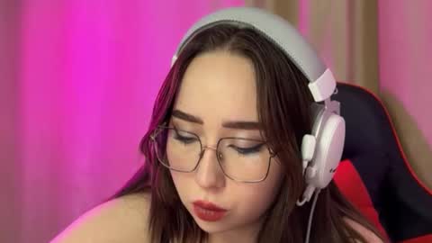 Snapshot of mira_light_ chatting on October 2025 03:24:01 PM mira_light_ online show from October 2025 03:24:01 PM