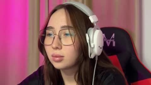 Snapshot of mira_light_ chatting on October 2025 03:13:01 PM mira_light_ online show from October 2025 03:13:01 PM