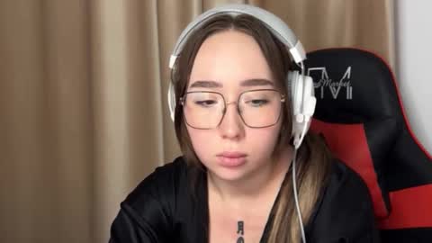 Snapshot of mira_light_ chatting on October 2025 03:33:02 PM mira_light_ online show from October 2025 03:33:02 PM