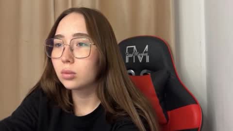 Snapshot of mira_light_ chatting on October 2025 03:19:01 PM mira_light_ online show from October 2025 03:19:01 PM