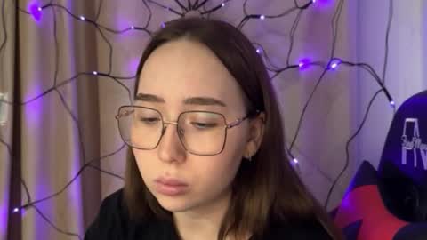 Snapshot of mira_light_ chatting on October 2025 03:27:01 PM mira_light_ online show from October 2025 03:27:01 PM