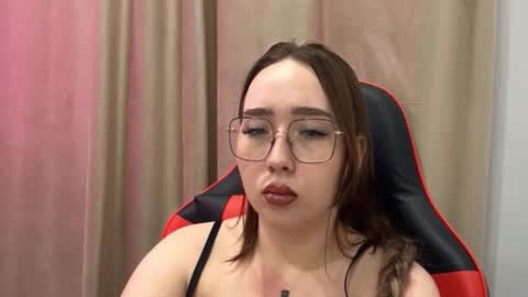 Snapshot of mira_light_ chatting on November 2025 05:57:01 PM mira_light_ online show from November 2025 05:57:01 PM