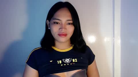 Mira Bella online show from March 2025 11:04:01 PM