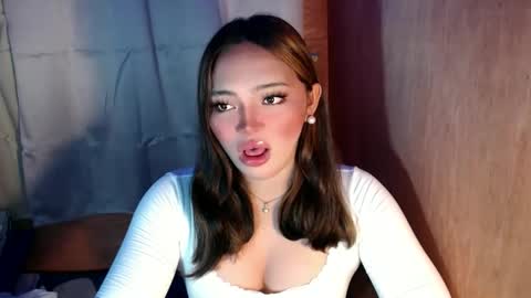 Mira Bella online show from September 2025 10:20:01 PM